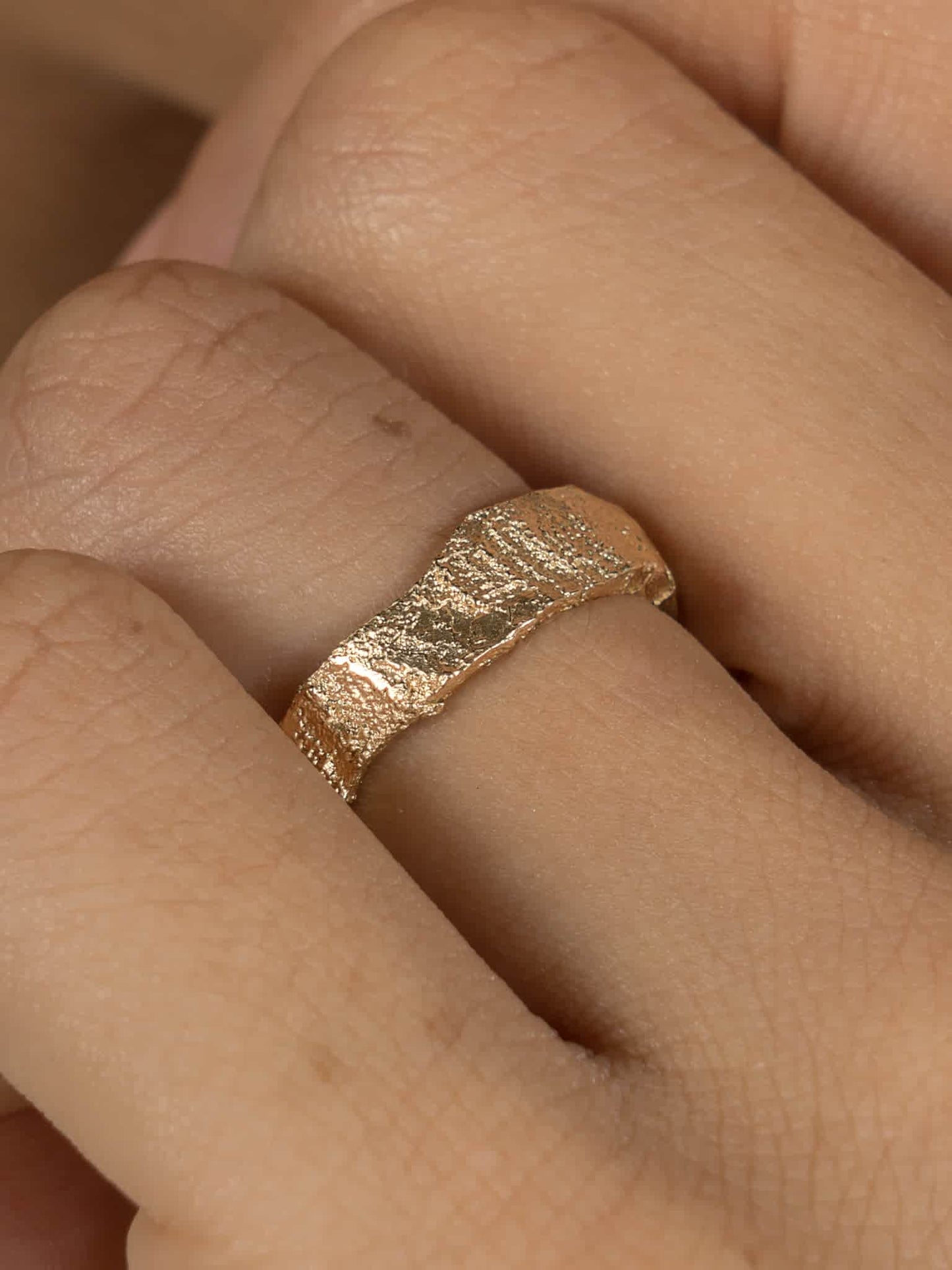 Dhuma ring gold